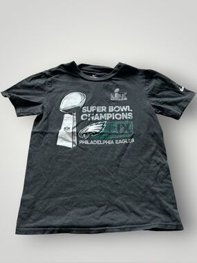 ◻️NIKE: Kid’s unisex size M, Eagles NFL football Super Bowl LIX t-shirt◻️